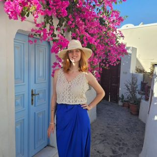 Moc děkujeme @gingertea._ za krásné fotečky! 🤍 Janča má na sobě náš královsky modrý NOOK šátek v dlouhé variantě a dala...